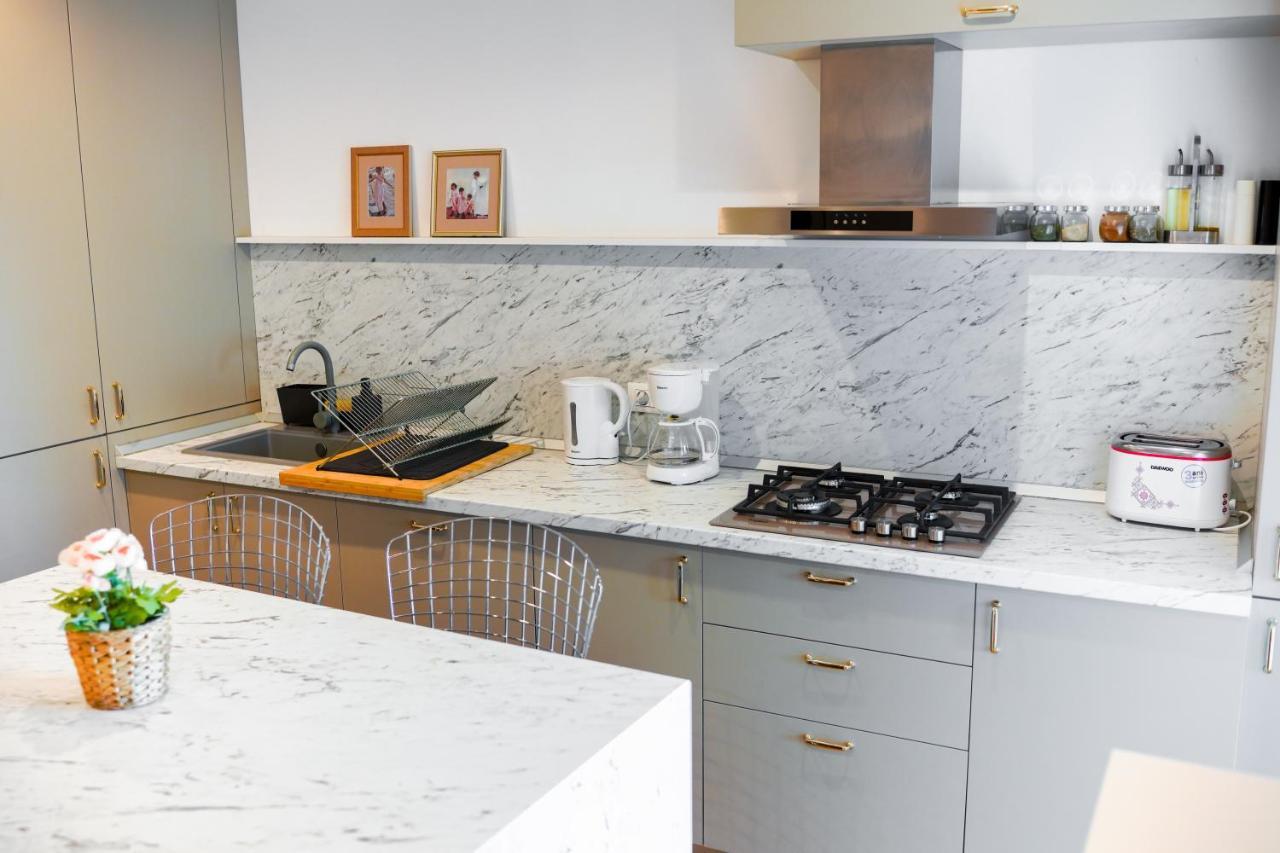 Luxury Central Park Apartment Bucureşti Exterior foto